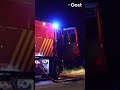 Helden! Omstanders redden inzittenden uit brandende auto in Reutum | RTV Oost