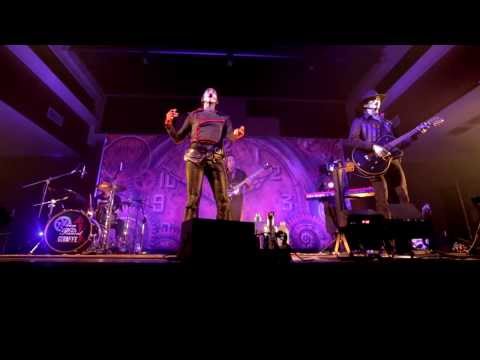 Steam Powered Giraffe - Honeybee (Live at the Walter Robotics Expo in San Diego)