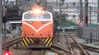 preview picture of video '【台鐵】宜蘭線貨運列車駛入瑞芳車站 TRA Freight Train'
