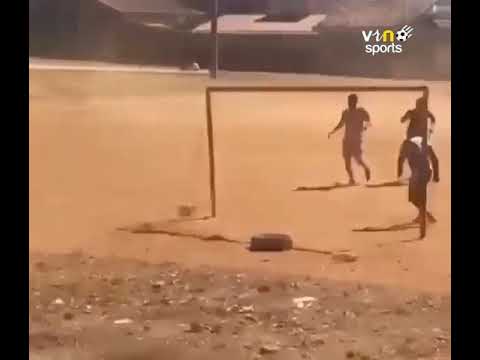 O futebol de várzea e suas pinturas! Golaço do Alex JS