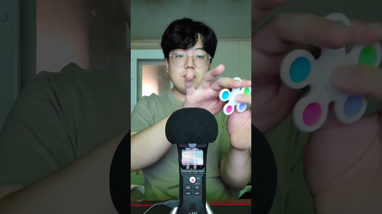 ASMR | Fidget spinner ASMR  Quite classic triggers
