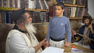 הרב שלום סבג - שיעורי וידאו - הרב שלום סבג✨איך אדם יגיע למצב שלא יזיז לו כלום וידע שהכל זה השם ?- ה׳ בניסן ה׳תשפ״ה – דן בן יעקב 🇮🇱