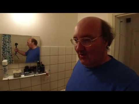 MongoTV_4744 - SKYLLER VASKETØJ I BADEKAR EFTER FORVASK