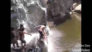 preview picture of video 'Phulrijharan Waterfall in Kalahandi, Odisa'