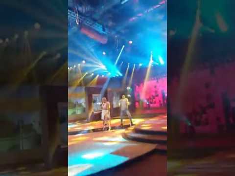 Leslie Shaw presentando 'Loco' en Boca de todos !