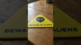 How to make a “Beware of Aliens” Sign in Slicer Using S