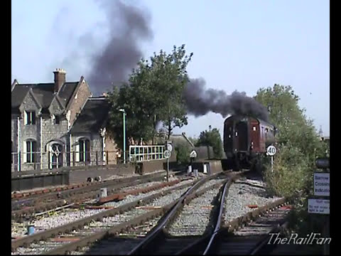 60163 TORNADO EMPTY COACH STOCK AND 67002 ARRIVES in GLOUCESTER STATION IN REVERSE 30TH MAY 2009