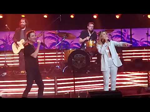 Train - Cleopatra w/Sofía Reyes (LIVE)