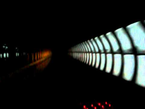 Tubus metra Na lince B z kabiny soupravy typu 81-71M