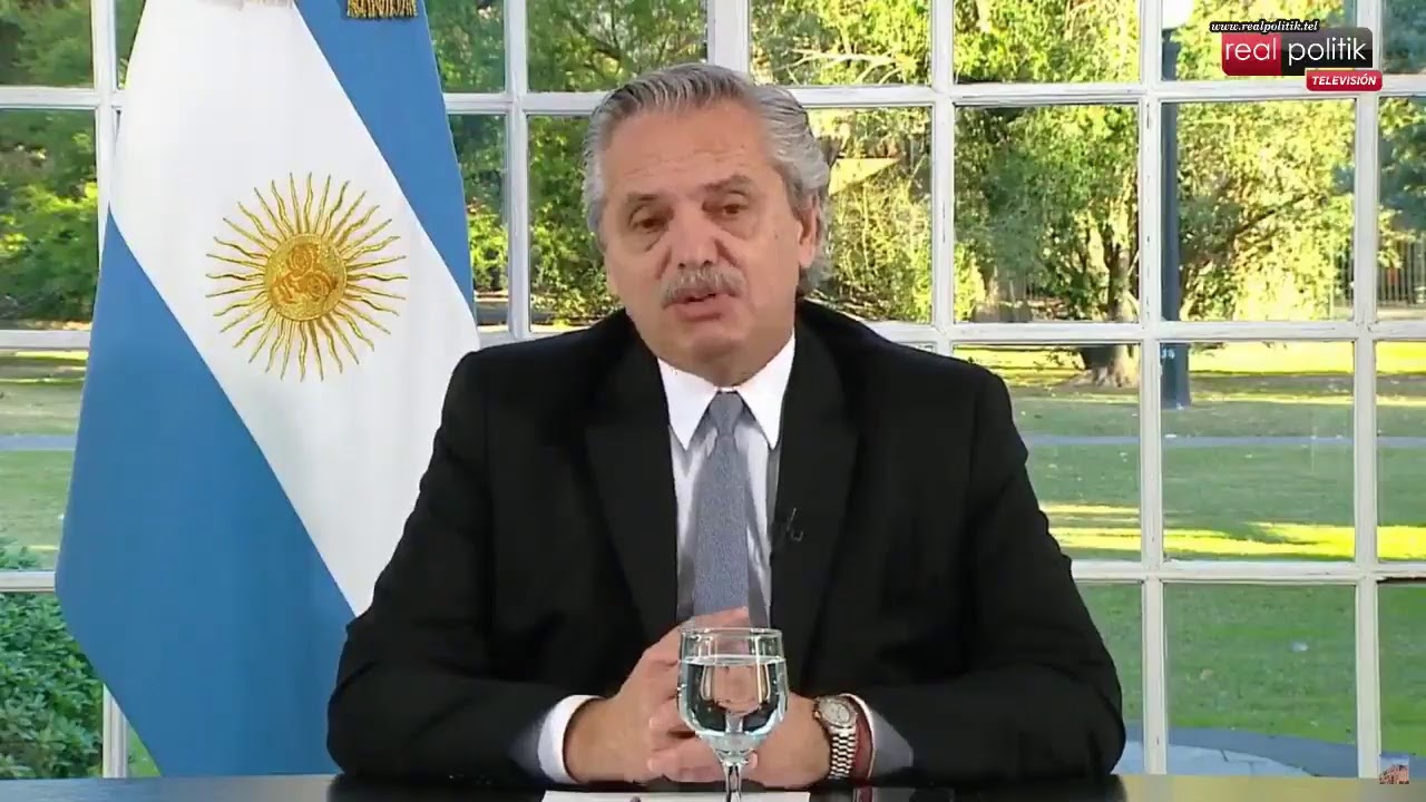 Alberto Fernández recorre junto a Perotti un puerto de cooperativistas en Timbúes