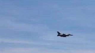 preview picture of video '(2) F-16's High Speed Pass-2007 St Thomas Air Show'