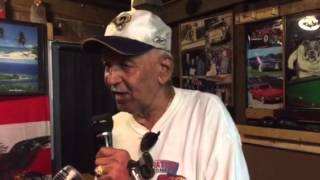 Clotilde Cartagena canta un aguinaldo