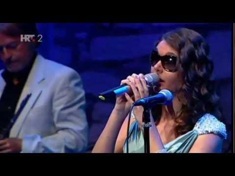 Bernarda Bruno -  Olujna noć ( uživo Šibenik 2014.)