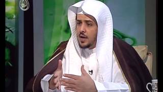 صورة رفع الصوت بتلاوة القرآن قبل خطبة الجمعة مما ينهى عنه