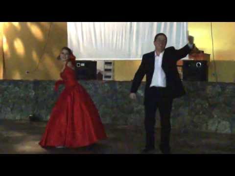 VALSA MALUCA - PAI E FILHA ARRASAM NESTA  (A MELHOR E MAIS DIVERTIDA)