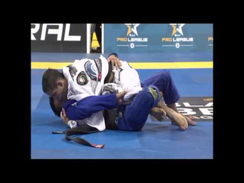 Featherweight SF- Gabriel Moraes (CheckMat) VS Laercio Fernandes (Alliance)
