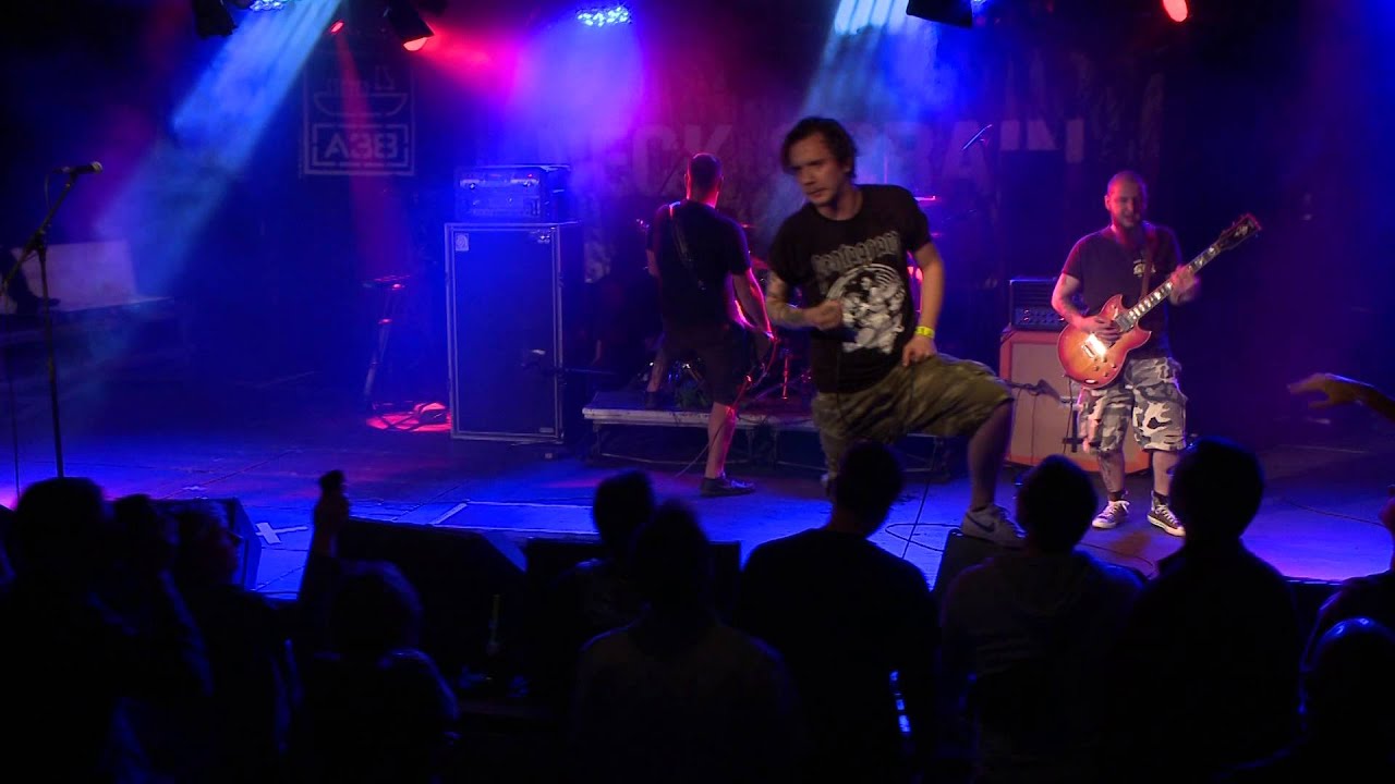 Az A38 Hajó színpadán: Neck Sprain