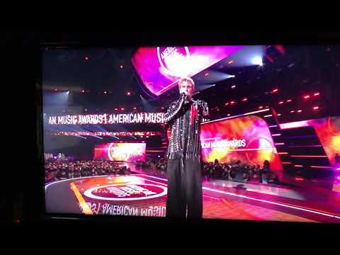 MGK Machine Gun Kelly appears at The AMA’s 2021