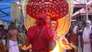 preview picture of video 'Puthiya Bhagavathi Theyyam @ Madai Ettammal (Travel Kannur Kerala Videos)'