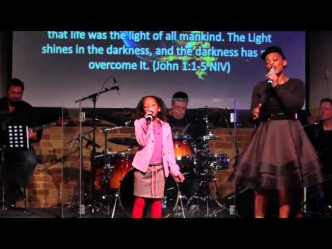 Mum & Daughter Singing "The Blood will never lose it's power".