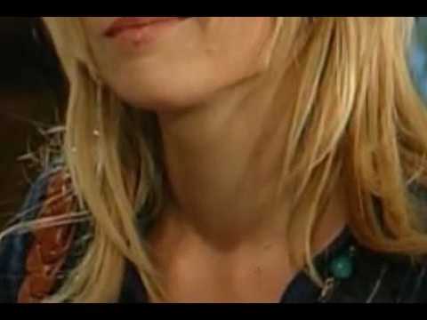 Salkkarit: Saran tatuointi näkyy!