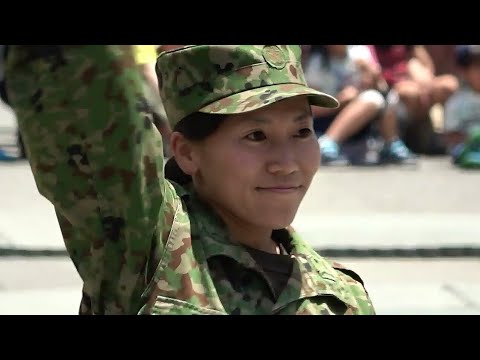 レンジャーショー① 女性自衛官による護身術 松山駐屯地 20180527