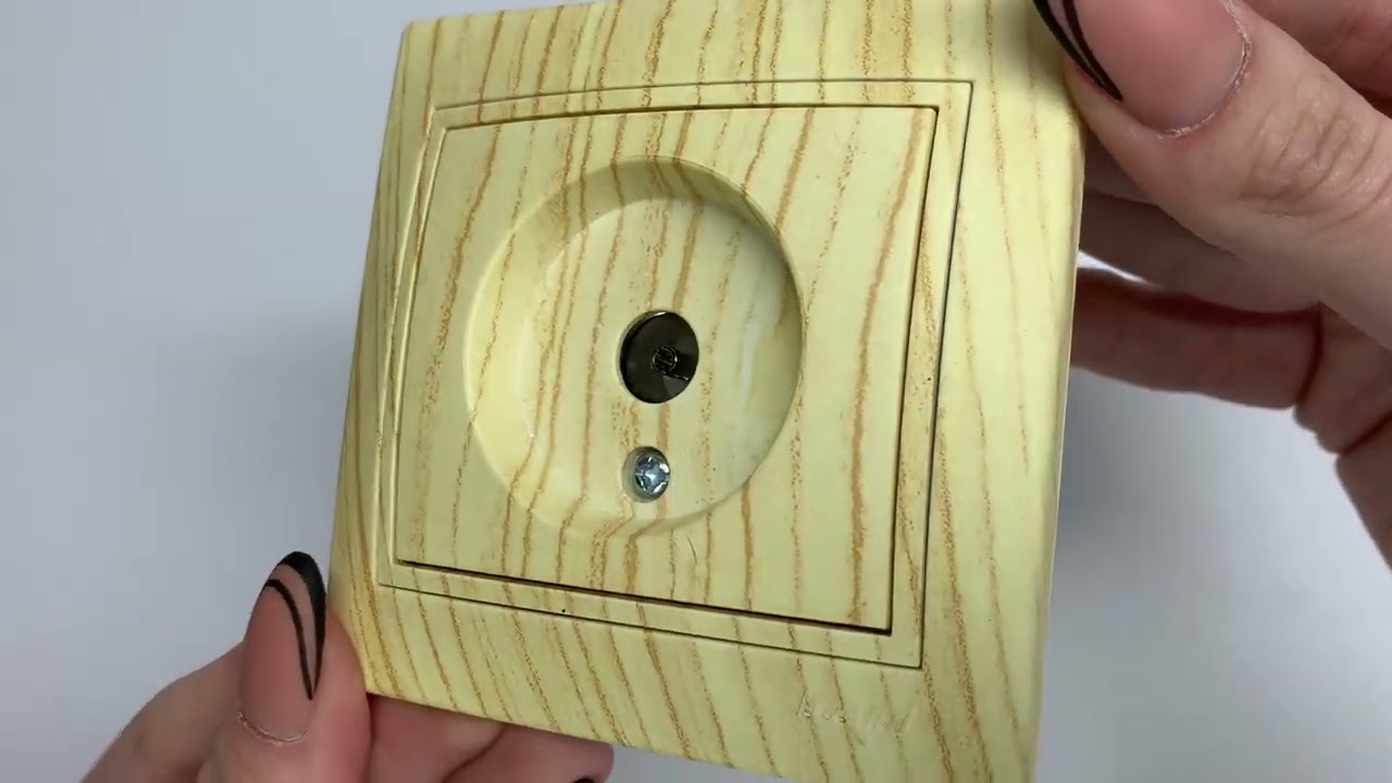 Розетка концевая телевизионная LEZARD Mira дуб отбеленный 701-5252-130