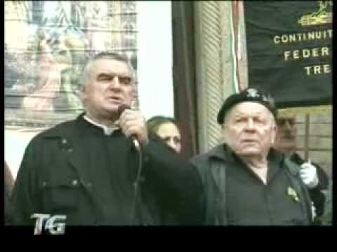 A Predappio in centinaia per ricordare il Duce