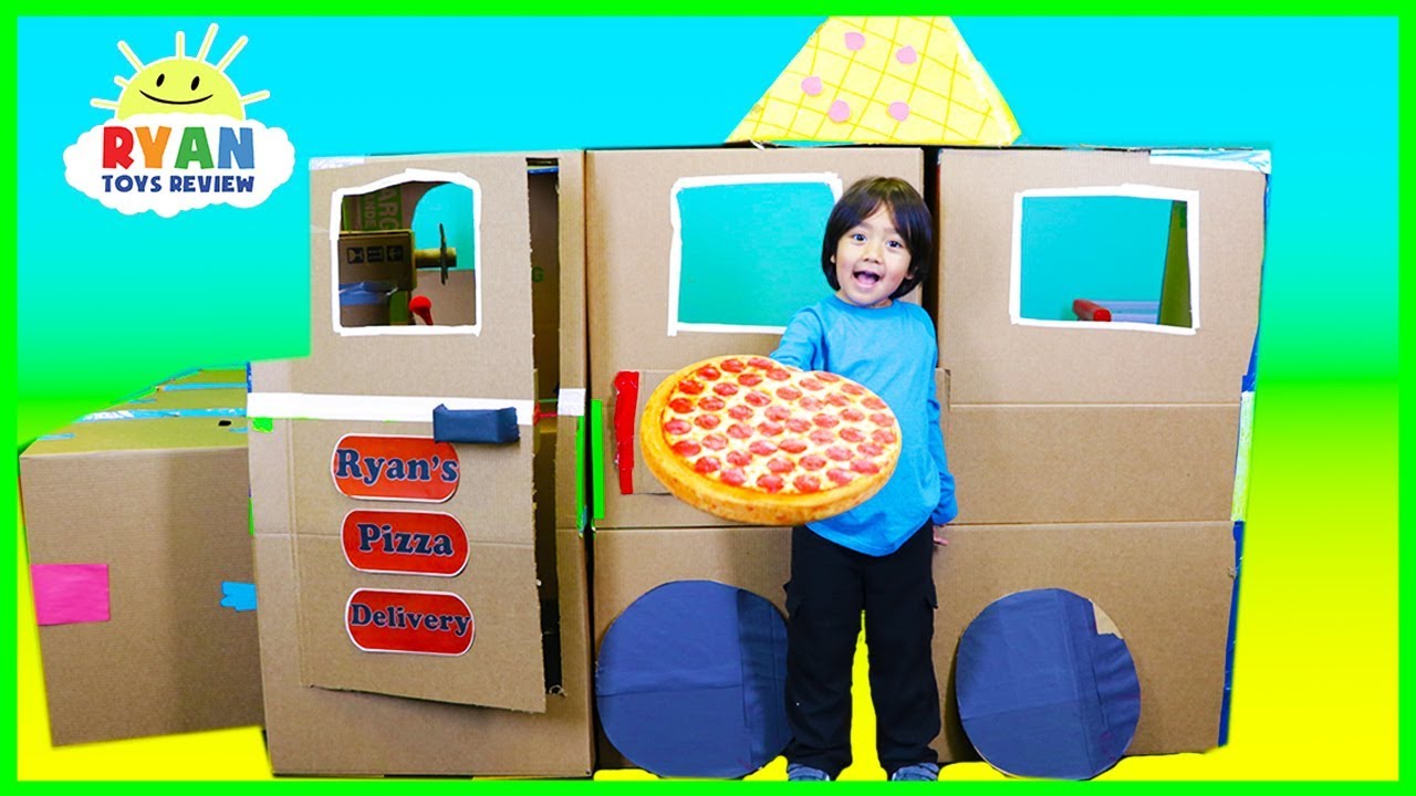 Ryan Pretend Play with Pizza Delivery Box Fort! thumnail