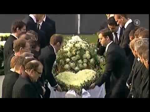 Trauerfeier von Robert Enke ( Sein letzter Weg)
