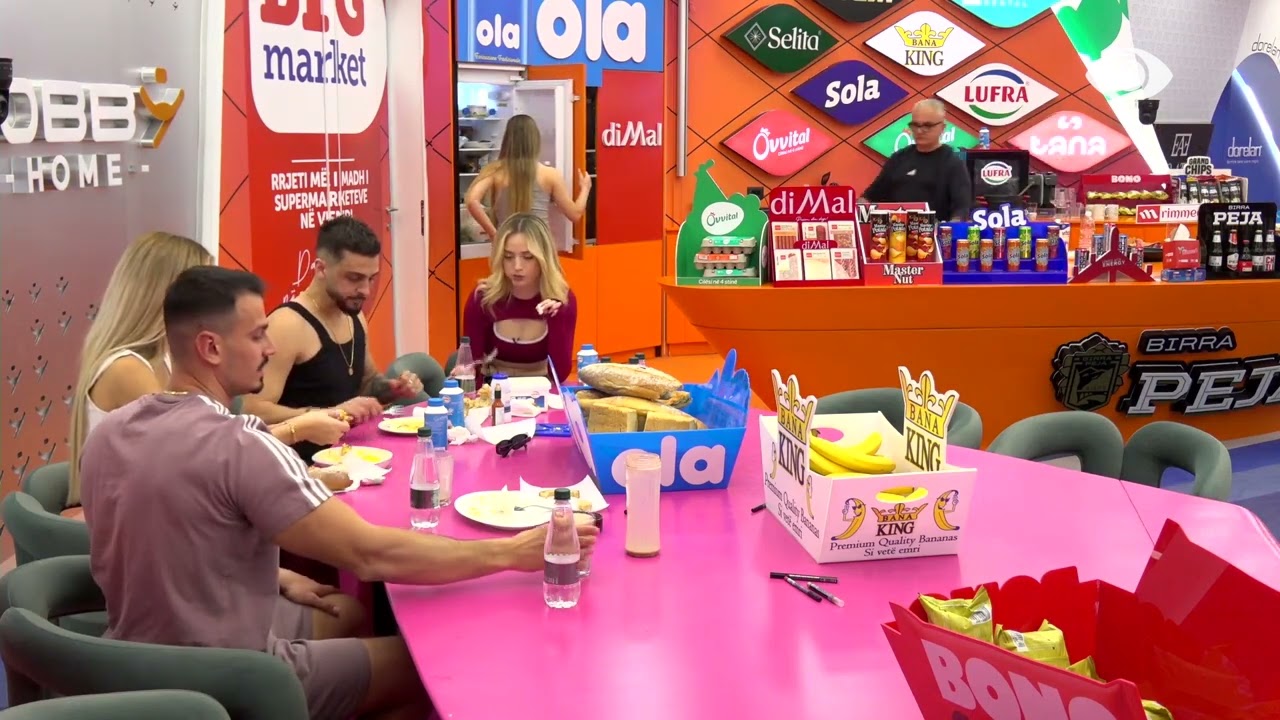 Në këtë lojë je lodër e Rogertit/ Brikena i drejtohet Juelës për ndarjen në grupe