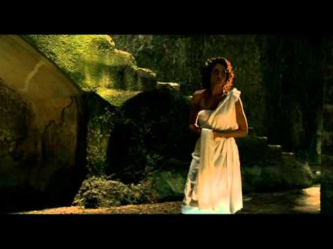 Fiorenza Calogero - Il canto delle lavandaie del Vomero (dal film Passione 2010)