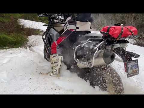 BMW F800GSA vs. Spring snow