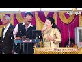 தங்க பதக்கத்தின் மேலே எங்கள் தங்கம் �