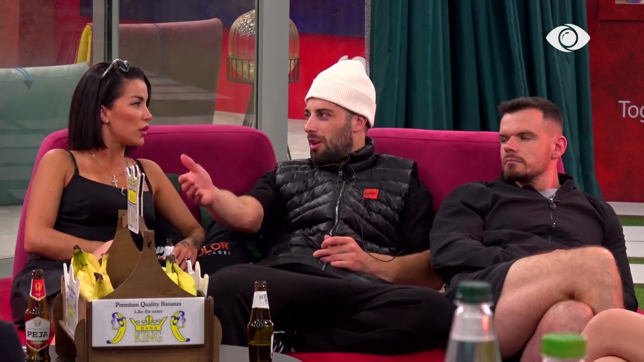 “Je idiot”/ Roza-Meritonit, banori: Pse më ofendon, se të them je bërë me…