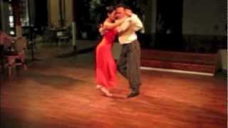 Tango en Bali Georgina & Oscar Mandagaran