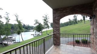 preview picture of video 'Lakeside Reserve waterfront condos'