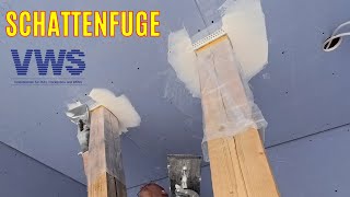 perfekter Anschluss von Holzpfosten an den Trockenbau mit dem Schattenfugenprofil aus PVC von VWS!