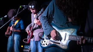 Boogarins 'Falsa Folha de Rosto' (live in London 2015)