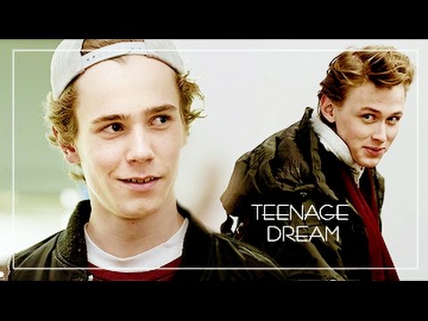 teenage dream. (evak)