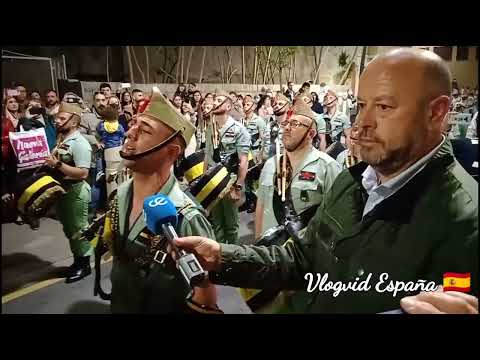 El caballero Legionario González Vuelve a Cantar en Ceuta la Colombiana Legionaria.