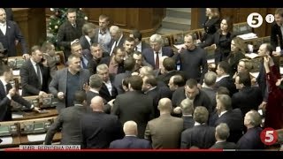 Перейменування московського патріархату та бійка / включення з Ради