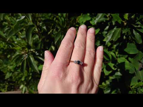 Vintage 18ct gold sapphire & diamond trilogy ring
