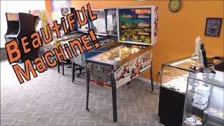 We admire Williams 1976 Grand Prix Pinball Machine - Gameplay, Artwork, Having Fun