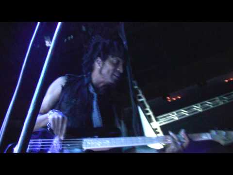 James Ross @ TobyMac (Christian Rocker) - Toddiefunk (BASS) - Live In St. Louis!!!