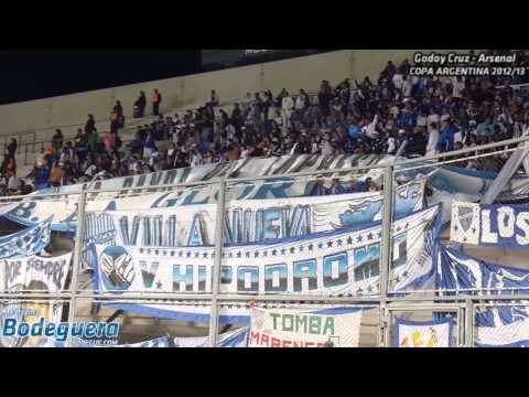 "Vengo tomando vino tinto..." Barra: La Banda del Expreso &bull; Club: Godoy Cruz