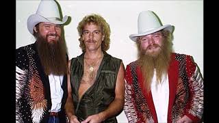 ZZ Top - 01 - Groovy little hippie pad (Milwaukee - 1982)