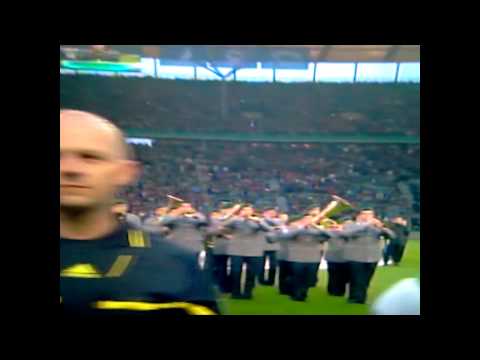Nationalhymne von Deutschland beim DFB Pokalfinale 2010 Bremen - Bayern