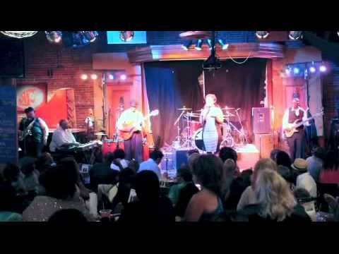 Anisa Stoot – He Loves Me