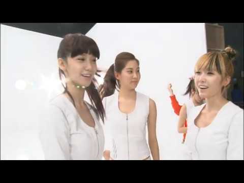 Jessica and Yoona imitate other members (Girls' Generation)